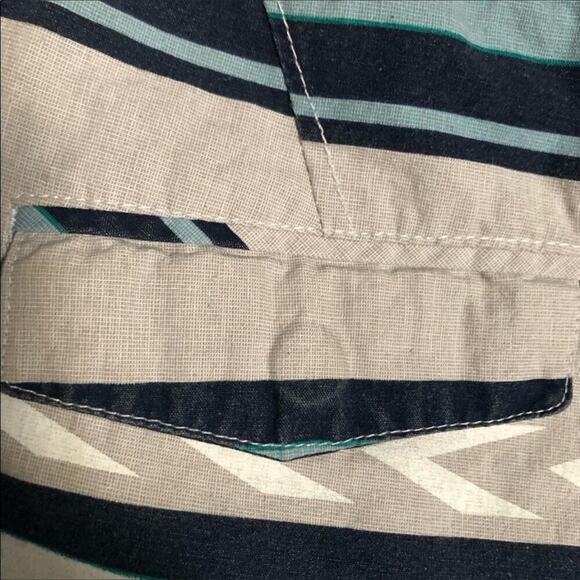 Micros Men's Gray Striped Shorts Size 32 - Picture 5 of 5